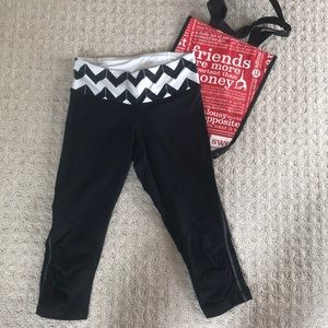 Lululemon crops size 4